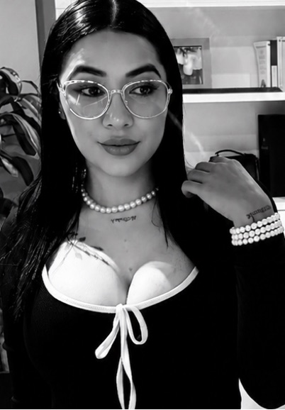 Becky from Argentina, online now